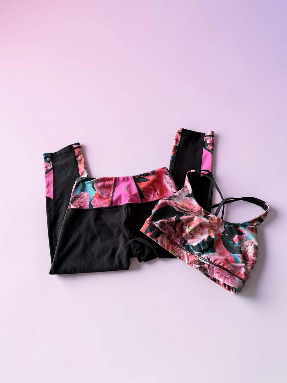 Lululemon Floral Sport Multi Set: Free To Be Wild Bra & Inspire Crop II Size 4